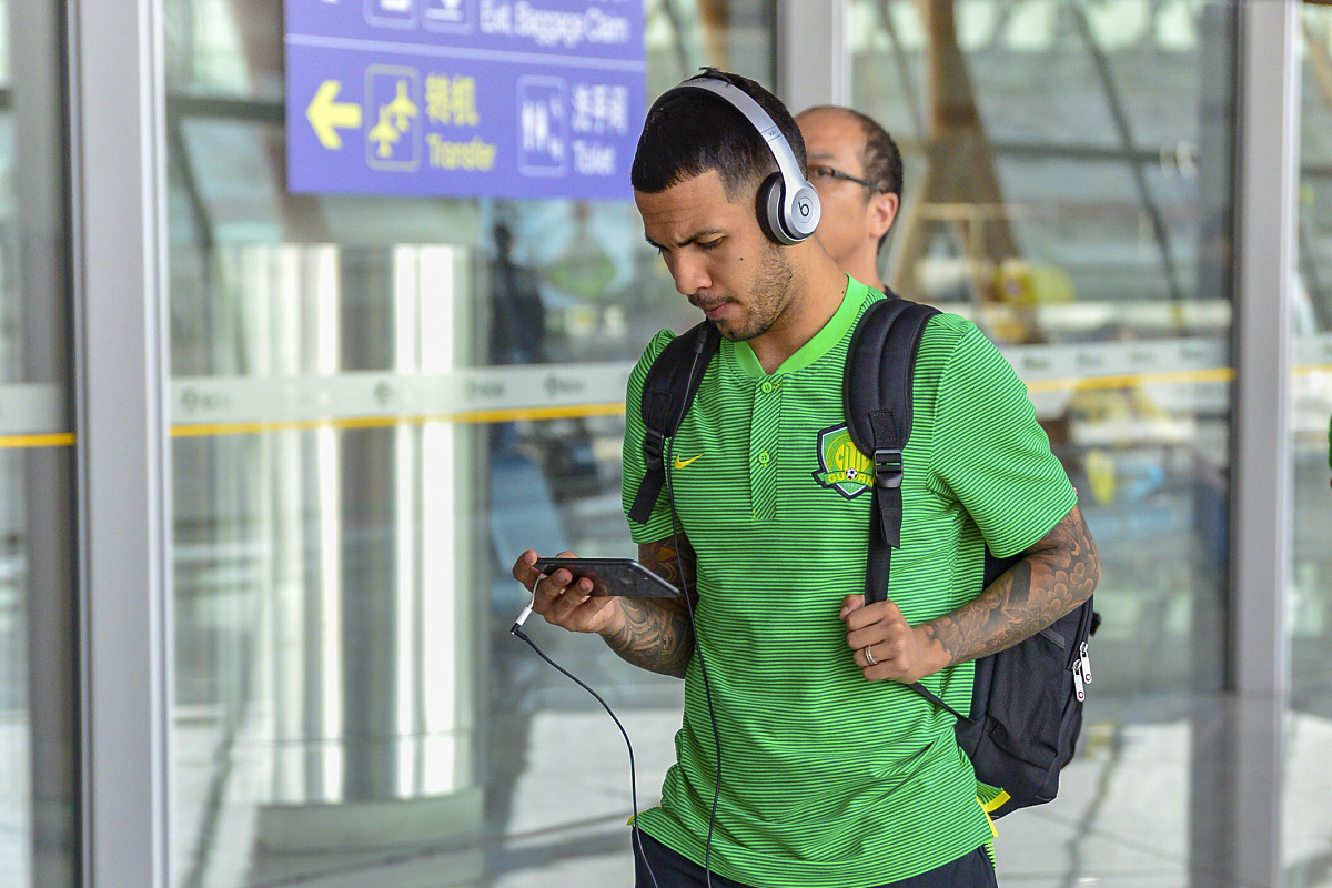 九游官网电脑版网页关于冰球公开赛，渝州玄武队与燕赵闪电队强势横扫，VAR改判成焦点！争冠格局再洗牌的信息